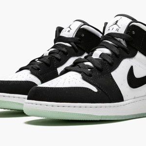 Air Jordan shoes 1 Mid SE GS Teal tint, Glow, Brand New, Unworn, US 6.5, box